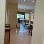 Amplo Apartamento De 3 Quartos Na Barra Da Tijuca, Pertinho Da Praia, Super Bem Decorado E Equipado, Limpissimo, Cheiroso, Novinho, Com Suite, Lavabo, Varandao, Piscina, Portaria 24 Horas, Perto De Bares E Restaurantes