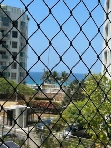 Apartamento Amplo De 3 Quartos Na Barra Da Tijuca, Pertinho Da Praia, Super Bem Decorado E Equipado, Limpissimo, Cheiroso, Novinho, Com Suite, Lavabo, Varandao, Piscina, Portaria 24 Horas, Perto De Bares E Restaurantes *