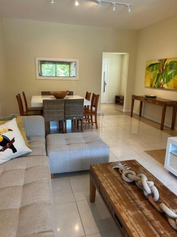 Apartamento Amplo De 3 Quartos Na Barra Da Tijuca, Pertinho Da Praia, Super Bem Decorado E Equipado, Limpissimo, Cheiroso, Novinho, Com Suite, Lavabo, Varandao, Piscina, Portaria 24 Horas, Perto De Bares E Restaurantes