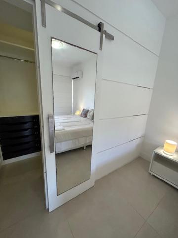 Apartamento Amplo De 3 Quartos Na Barra Da Tijuca, Pertinho Da Praia, Super Bem Decorado E Equipado, Limpissimo, Cheiroso, Novinho, Com Suite, Lavabo, Varandao, Piscina, Portaria 24 Horas, Perto De Bares E Restaurantes Rio de Janeiro